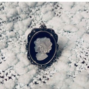 Vintage Jewelry - Vintage Silver Marcasite Mother of Pearl Bust Ring Vintage Jewelry - Vintage Silver Marcasite Mother of Pearl Bust Ring